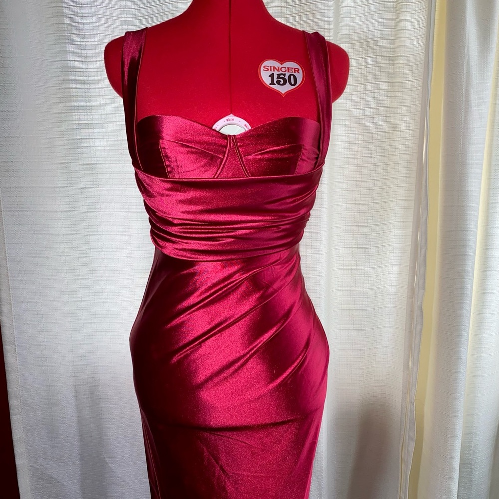 Saint dress